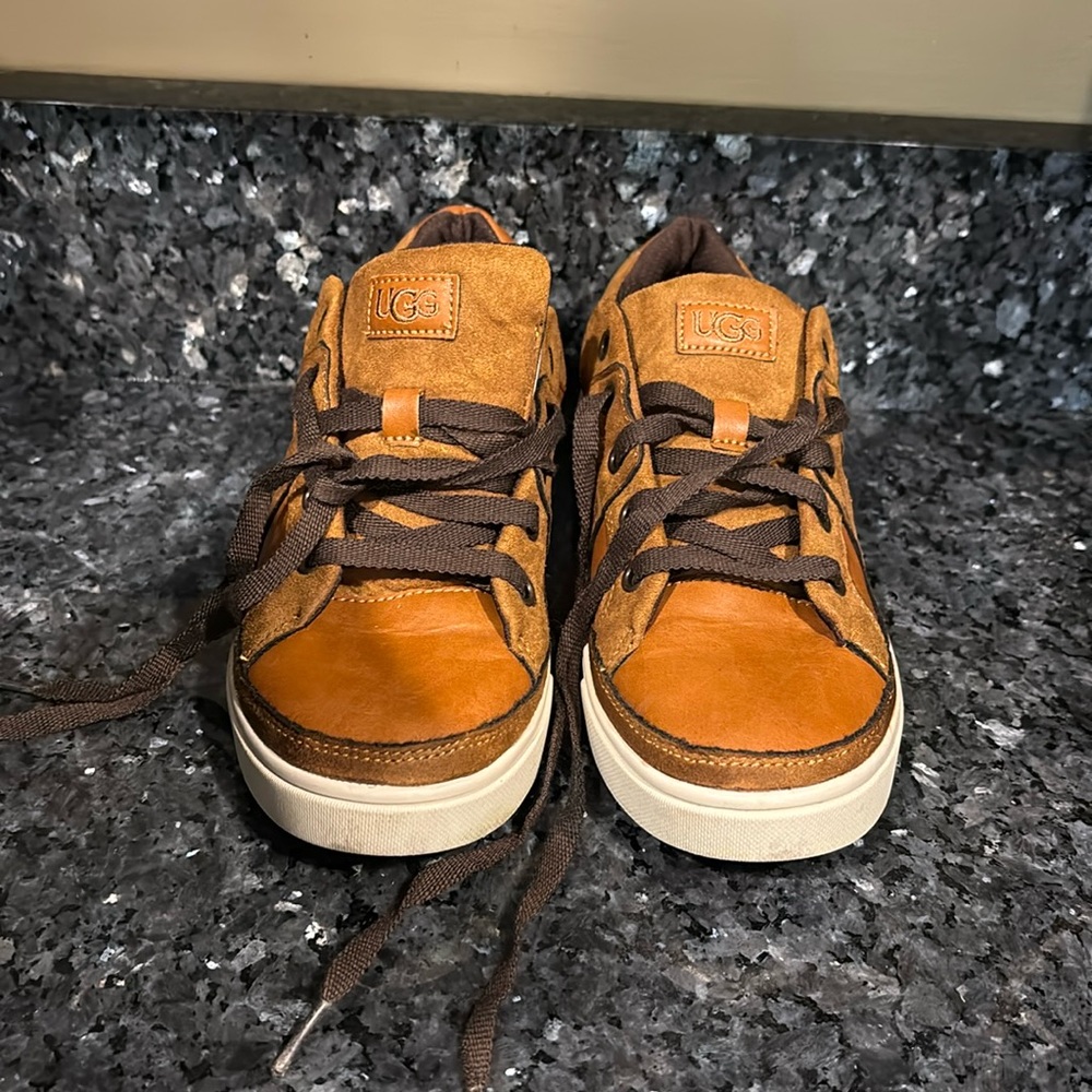 Big Boy size 5 Ugg shoes